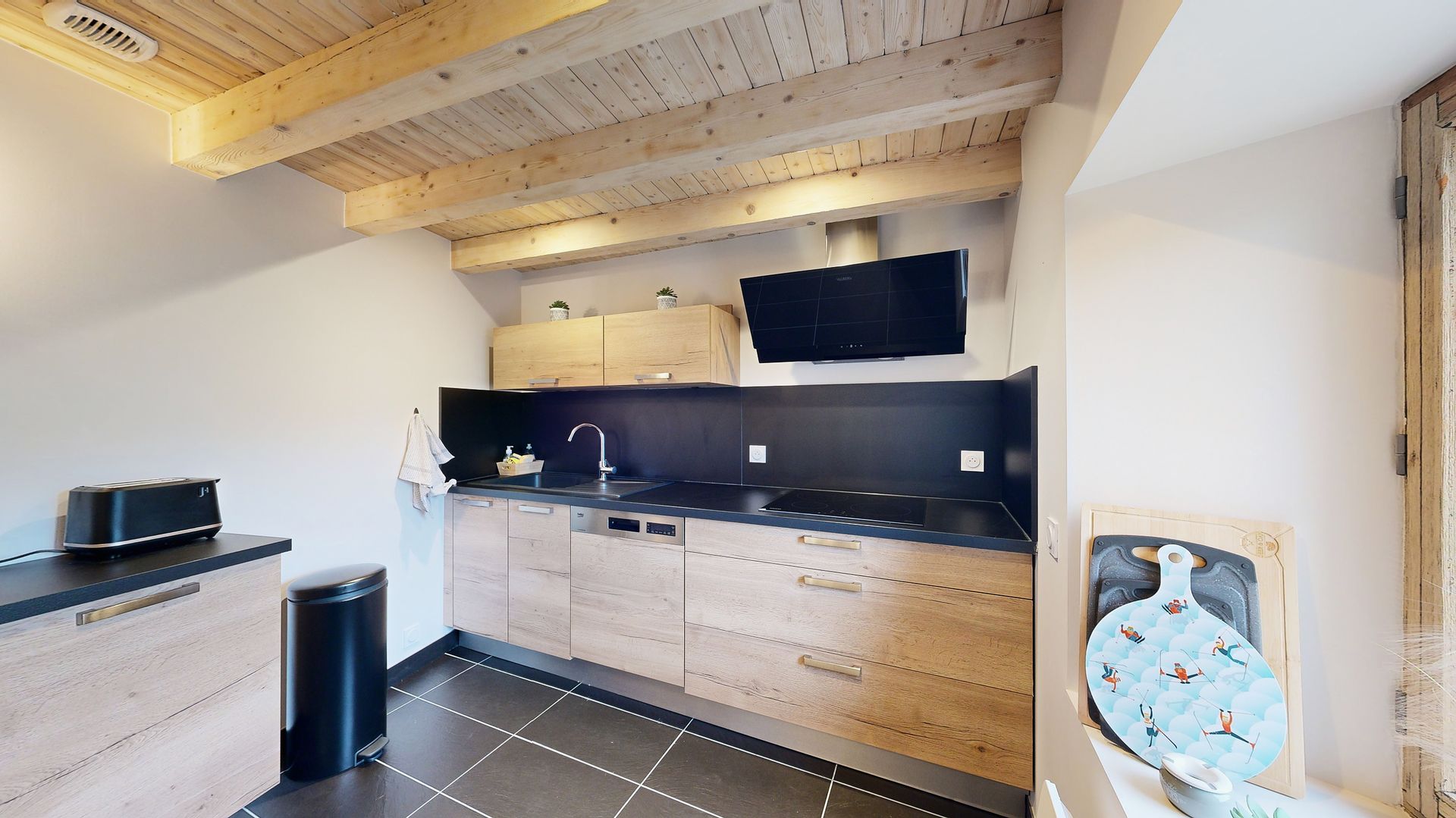 Chambre chalet Savoie poutres apparentes et parquet