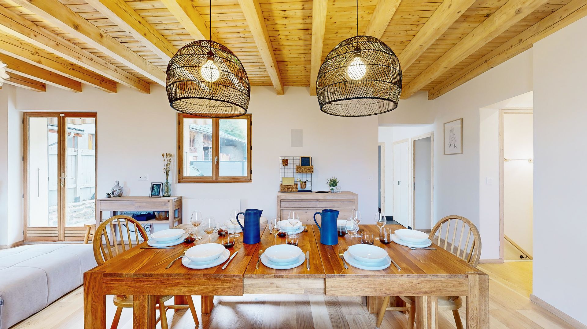 Salle a manger chalet Savoie 7 personnes