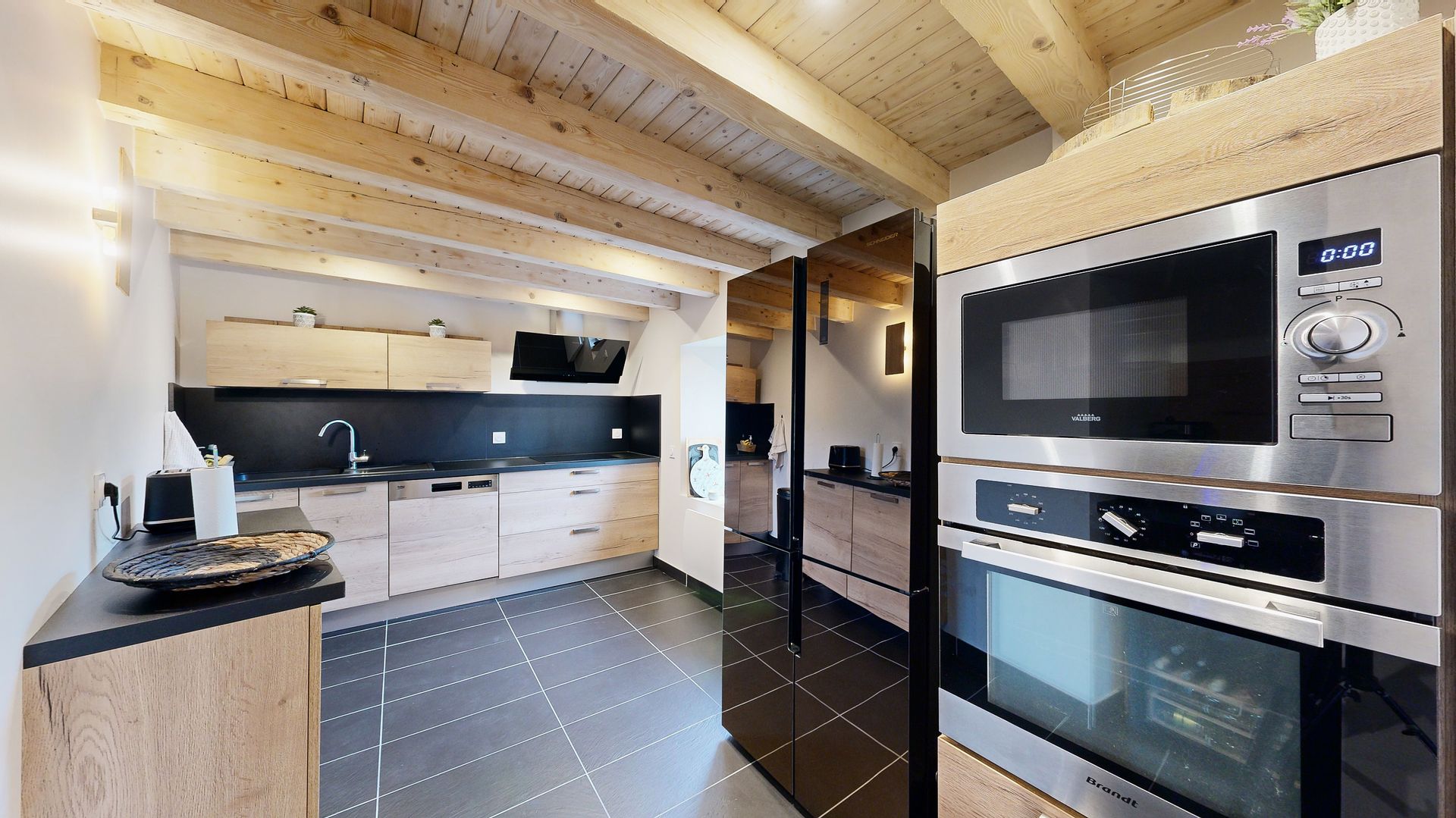 Grande cuisine chalet montagne four micro-ondes Paradiski